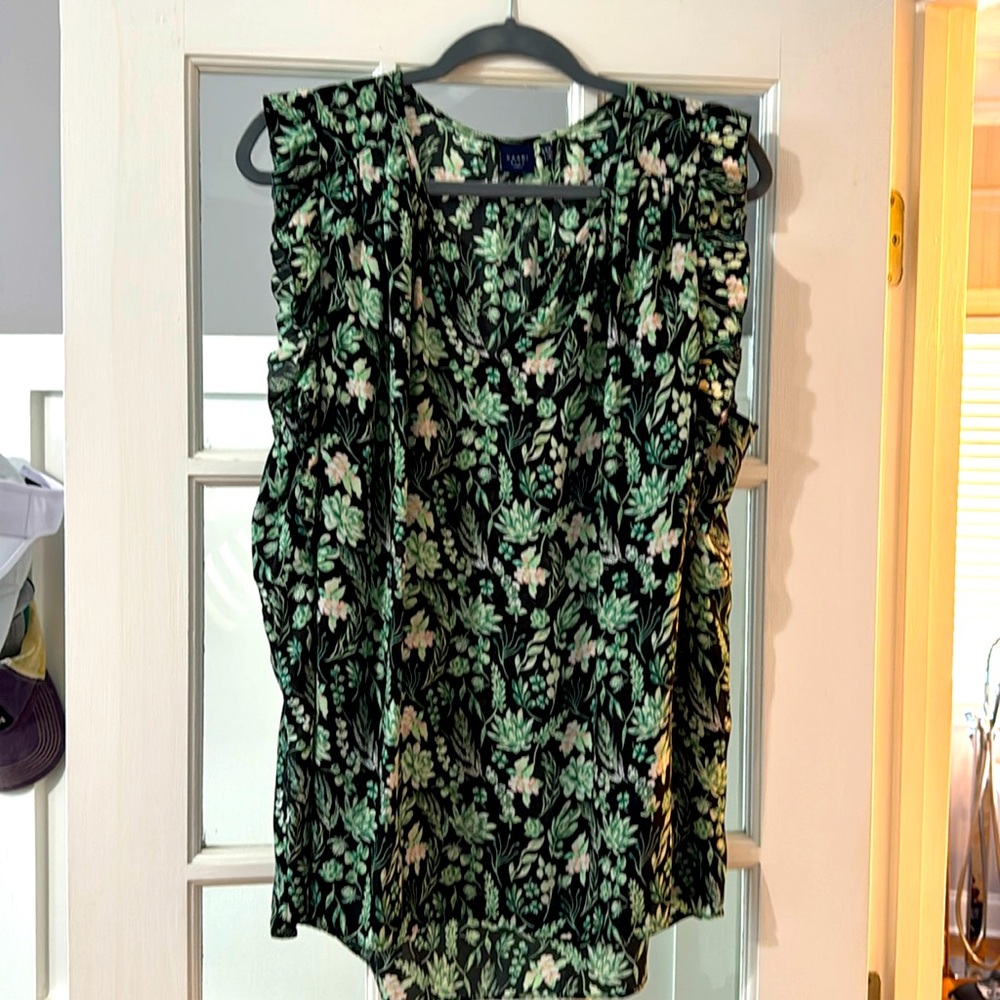 Summer sleeveless top. 2x Kari Brand.